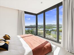 Fourteen at Mullet Bay