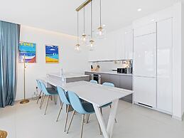 Fourteen at Mullet Bay