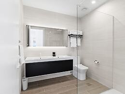 Fourteen at Mullet Bay