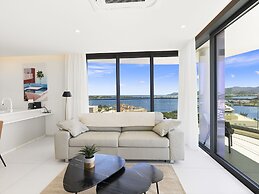 Fourteen at Mullet Bay