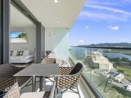 Fourteen at Mullet Bay