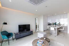 Fourteen at Mullet Bay