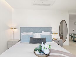 Fourteen at Mullet Bay