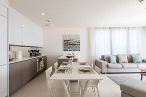 Fourteen at Mullet Bay