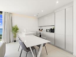 Fourteen at Mullet Bay