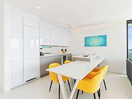 Fourteen at Mullet Bay