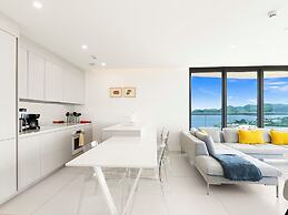 Fourteen at Mullet Bay