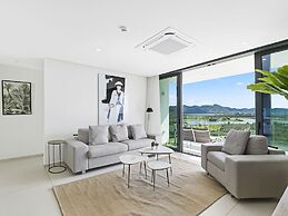 Fourteen at Mullet Bay