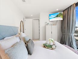 Fourteen at Mullet Bay