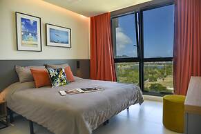 Fourteen at Mullet Bay