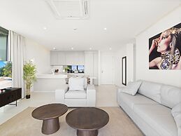 Fourteen at Mullet Bay