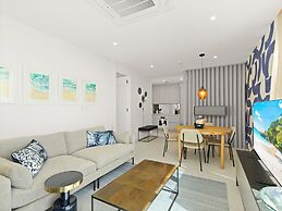 Fourteen at Mullet Bay