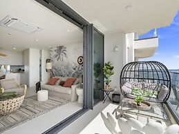 Fourteen at Mullet Bay