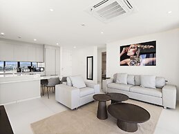 Fourteen at Mullet Bay