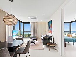 Fourteen at Mullet Bay