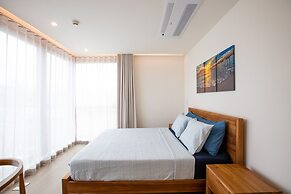 Fourteen at Mullet Bay