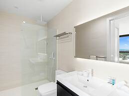 Fourteen at Mullet Bay