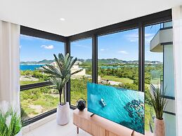 Fourteen at Mullet Bay