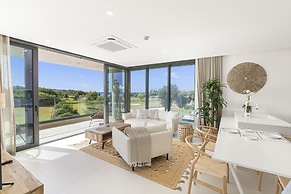 Fourteen at Mullet Bay