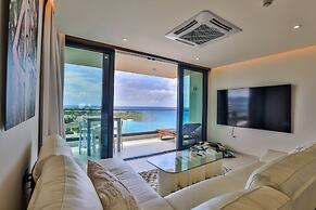 Fourteen at Mullet Bay