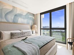 Fourteen at Mullet Bay