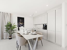 Fourteen at Mullet Bay