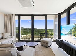 Fourteen at Mullet Bay