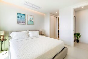 Fourteen at Mullet Bay