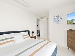 Fourteen at Mullet Bay