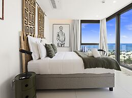 Fourteen at Mullet Bay