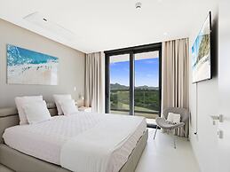 Fourteen at Mullet Bay