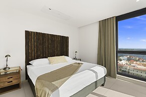 Fourteen at Mullet Bay