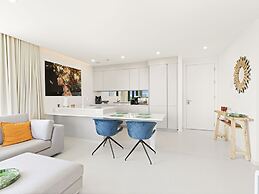 Fourteen at Mullet Bay