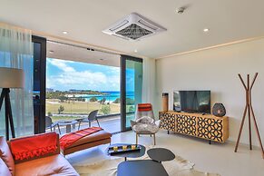 Fourteen at Mullet Bay