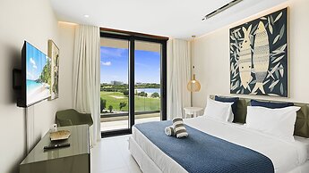 Fourteen at Mullet Bay