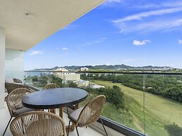 Fourteen at Mullet Bay