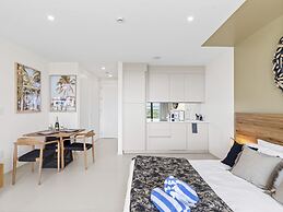 Fourteen at Mullet Bay