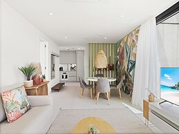 Fourteen at Mullet Bay