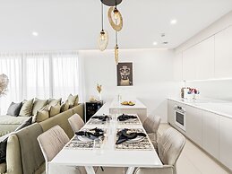 Fourteen at Mullet Bay