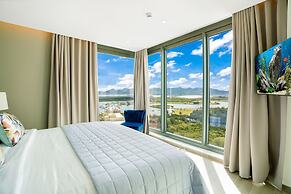 Fourteen at Mullet Bay