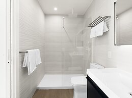 Fourteen at Mullet Bay