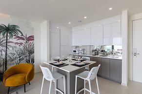 Fourteen at Mullet Bay