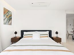 Fourteen at Mullet Bay