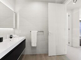 Fourteen at Mullet Bay