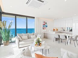 Fourteen at Mullet Bay