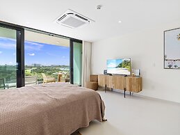 Fourteen at Mullet Bay