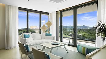 Fourteen at Mullet Bay