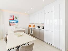 Fourteen at Mullet Bay