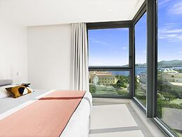 Fourteen at Mullet Bay