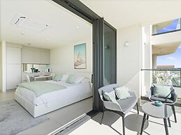 Fourteen at Mullet Bay